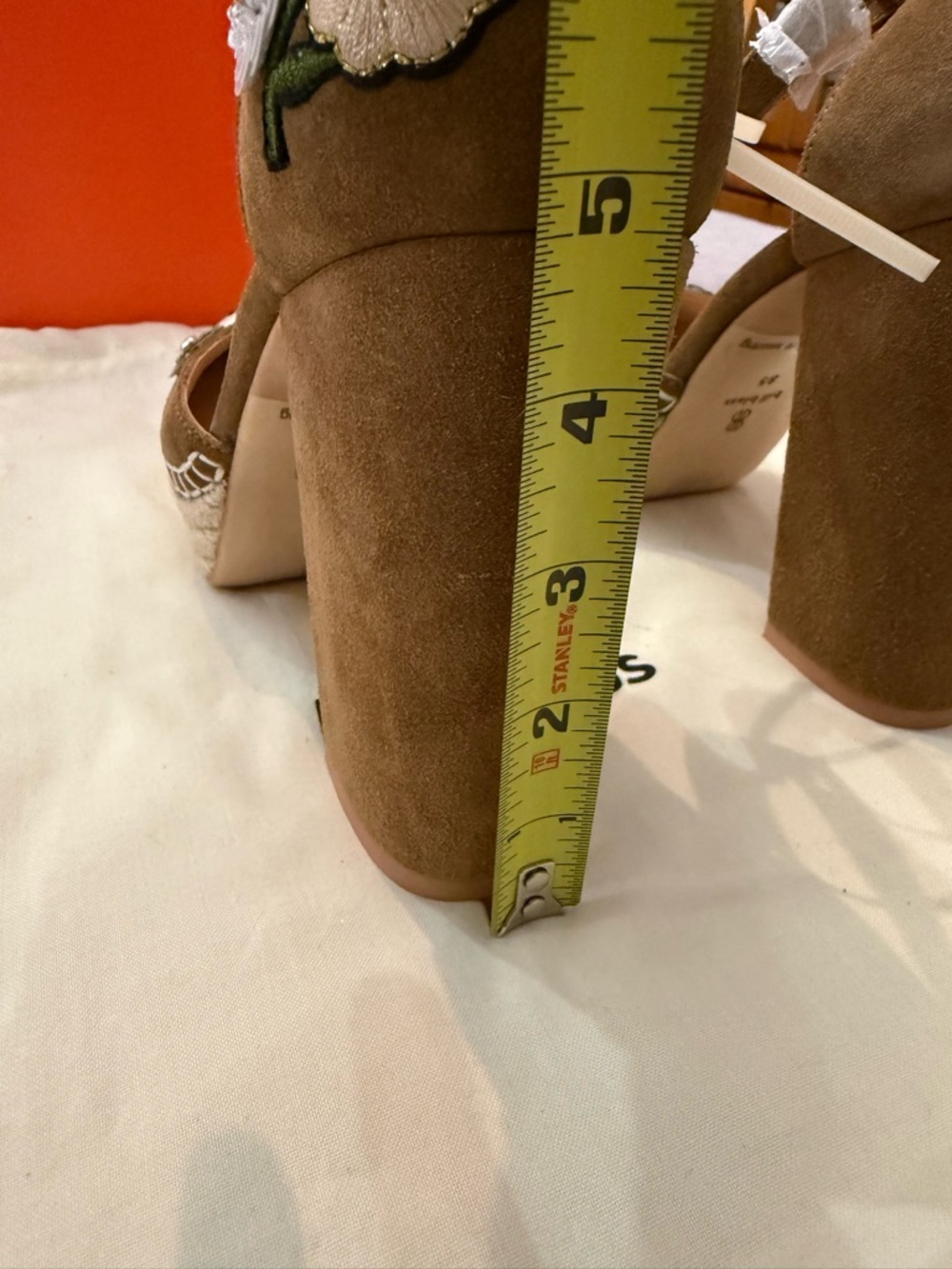 Bill Blass Floral Embroidered Platform Heels Women 8.5 Brown Suede Ankle Strap - Picture 5 of 11